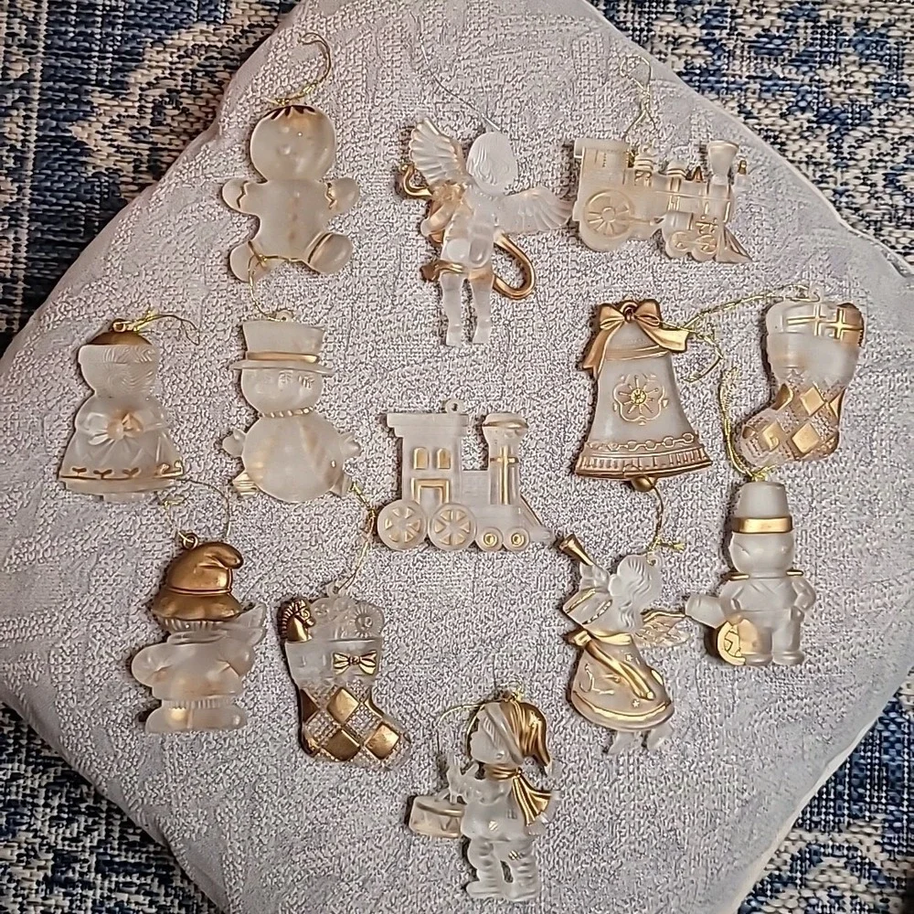 Lot of‎ 13 Acrylic Clear & Gold Christmas Tree Ornaments